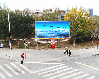 建始户外大屏广告投放要点。